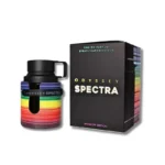 Frasco del perfume Armaf Odyssey Spectra; notas de salida de canela, manzana y bergamota; corazón floral especiado con lavanda, lirio del valle y flor de azahar; base cálida de tabaco, ámbar, vainilla y patchuli. Perfecto para el día, estilo casual con carácter o para tardes de otoño cuando buscas algo acogedor pero con presencia.