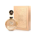 Lattafa Fakhar Gold es una fragancia unisex rica y cautivadora: con salida cítrica y especiada de toronja, pimienta rosa y cardamomo; un corazón floral y solar de nardo y tuberosa; y una base cálida y envolvente con ámbar, cachemira, ládano y cuero. Inspirada en 1 Million Parfum, ofrece una experiencia lujosa, sofisticada y aconsejada para climas templados o noches especiales