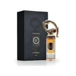 Lattafa Sehr es una fragancia unisex oriental‑floral gourmand que abre con una cálida y envolvente mezcla de canela y almendra amarga, evoluciona hacia un corazón misterioso de jazmín, pomarose y akigalawood, y se asienta en una base sensual de vainilla absoluta, haba tonka y ámbar. Elegante, adictiva y con una proyección potente — perfecta para climas fríos y noches inolvidables.